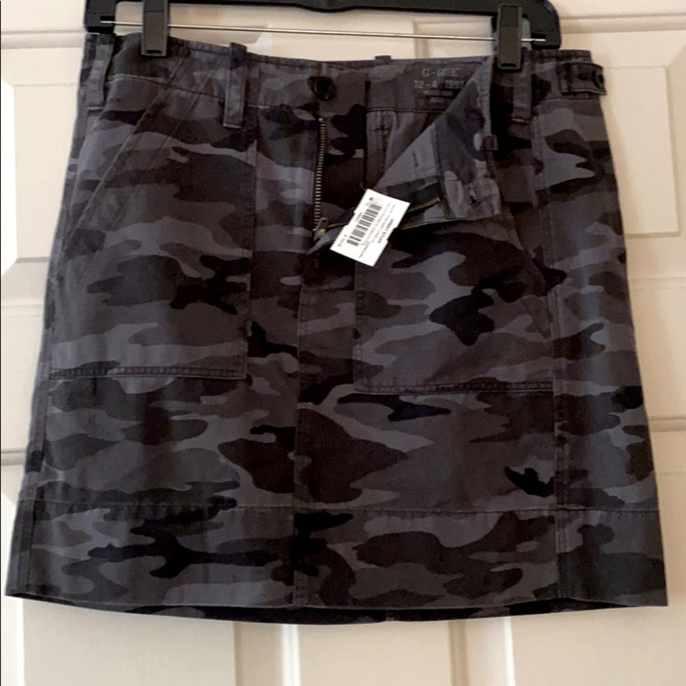 G One Peace Issue Goods Camo Mini Skirt